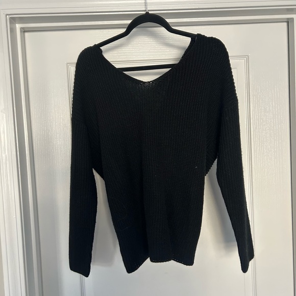 Vestique Black V-Neck Knit Sweater - Picture 1 of 3